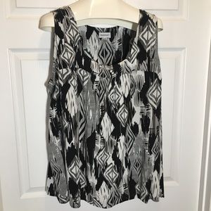 Avenue  Black/ White Top Size 26/28